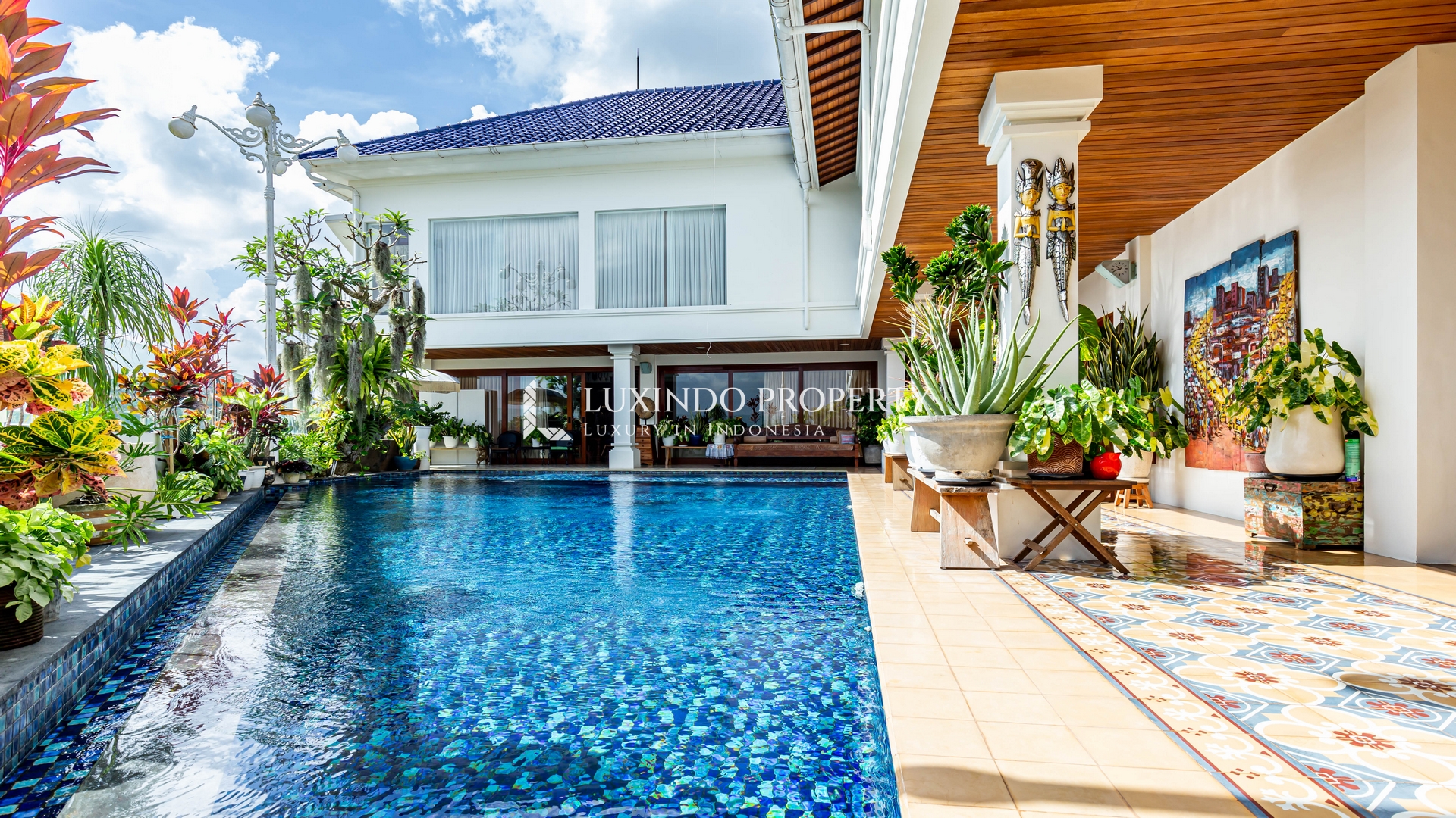 MUNGGU – FAMILY-SIZED VILLA WITH TRADITIONAL CHARM AND SCENIC VIEWS (FHV502)